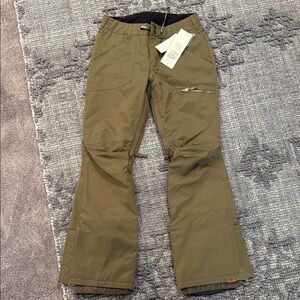 Roxy Green Cargo Pants with Adjustable Waist and Articulated Knees